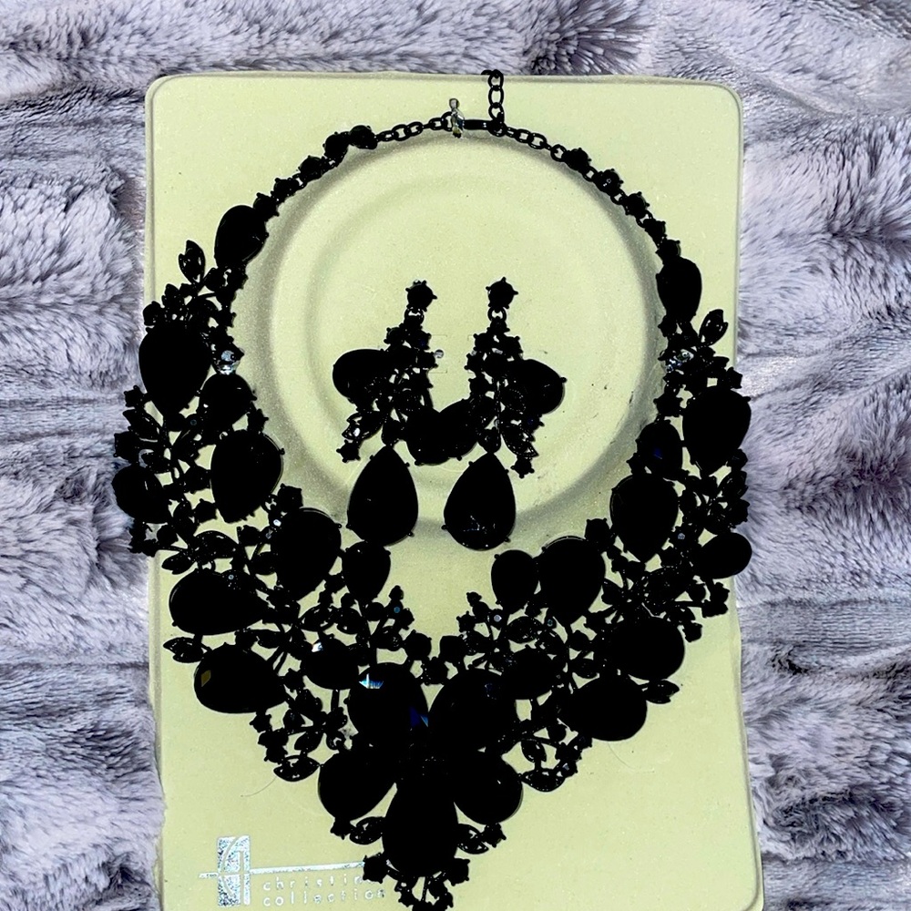 Evening Necklace with earrings